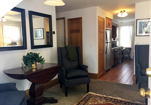 3 bedroom, 2.5 bath with En suite master, galley Kitchen, grand room, full private sun deck, air conditioning and heating, WiFi, iHome, Comcast TV/DVD.